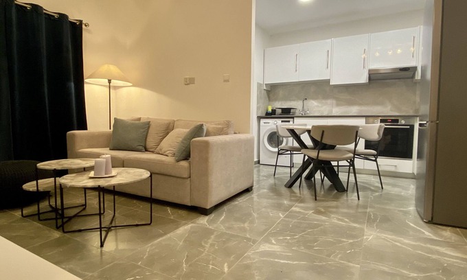 Agios Tychon Apartment | White Arches No.2 Sea View Apartment