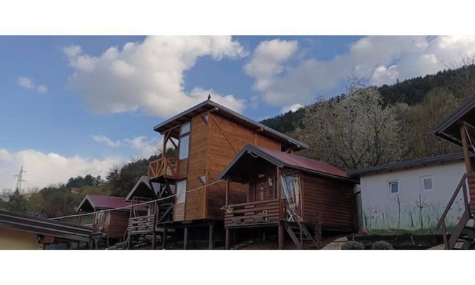 Visoko Apartment | White Bosnian pyramid glamping