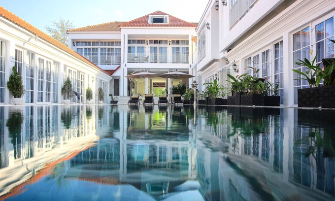 Mittakpheap Hotel | White Boutique Hotel & Residences