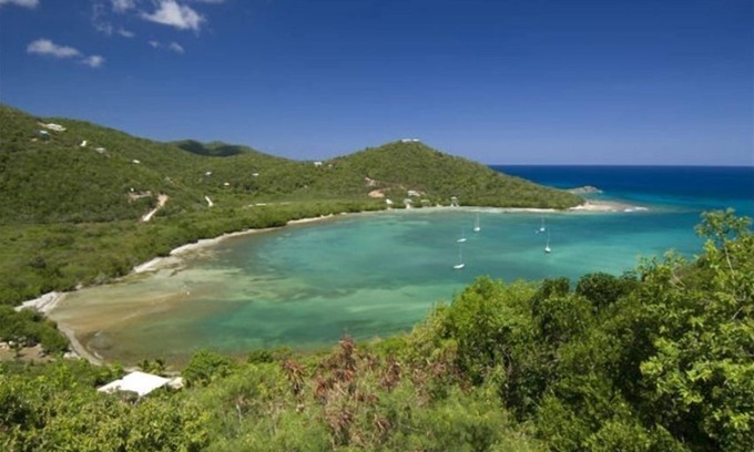 Point Rendezvous Villa | White Cottage