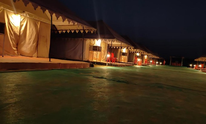 Bhuj Hotel | White Desert Camp