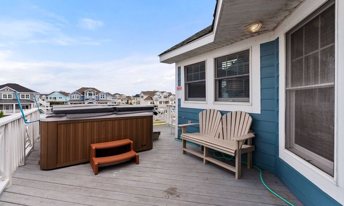 Buck Island House | White Dolphin: Hot Tub | Pool Access | Pets OK