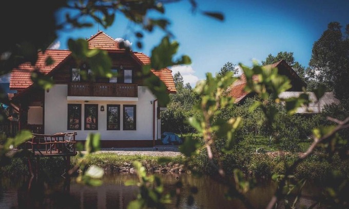 Siculeni House | White Dove Pension