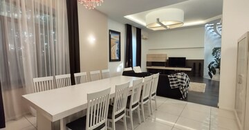 Odessa Villa | White House Odessa