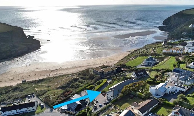 Mawgan Porth Apartment | White Lodge - Coast Hideaways