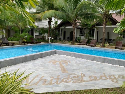 Lubok Buaya Resort | White Lodge