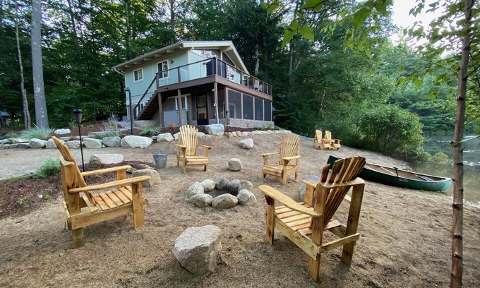 Eidelweiss Village Ski Chalet | White Mountains Waterfront Chalet w/Private Beach