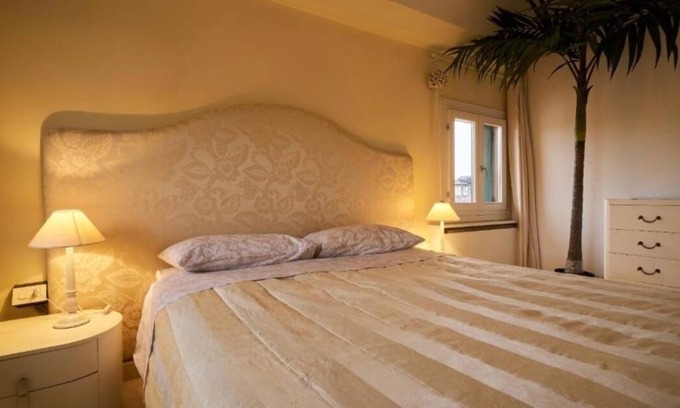 Conegliano Apartment | White oak wood