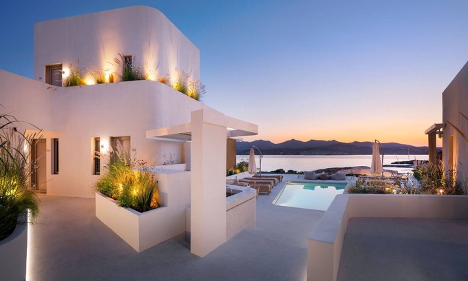 Apollonia Hotel | White Pebble Suites