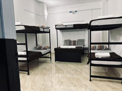 Kumily Cabin | White Portico