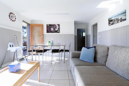 Four Mile Creek House | White Sands Coastal Getaway – Steps to the Shore