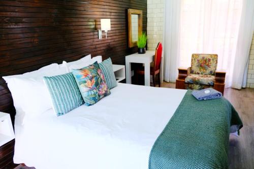 Komani House | White Swan Guesthouse
