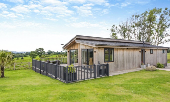 Wing Cottage | Whitehill Lodge - UK47194