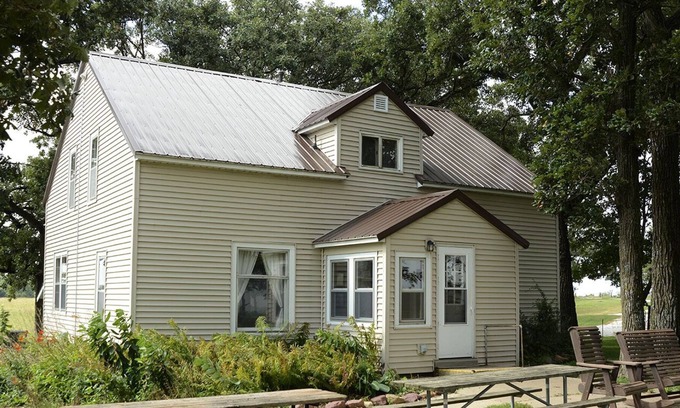 Coon Rapids House | Whiterock Conservancy - Oakridge Farmhouse