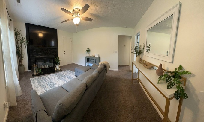 Nashville House | whites creek cozy retreat only 9 miles from broadway