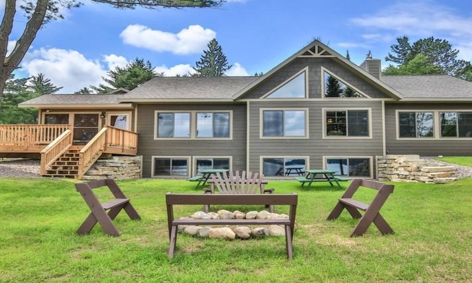St Germain House | Whitetail Ridge: Lakefront Home, FREE Wi-Fi/Firewood, Generator, No Cleaning Fee