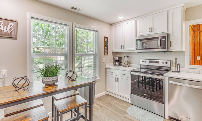Whiteville House | Whiteville Home w/Fire Pit Near Lake Waccamaw!