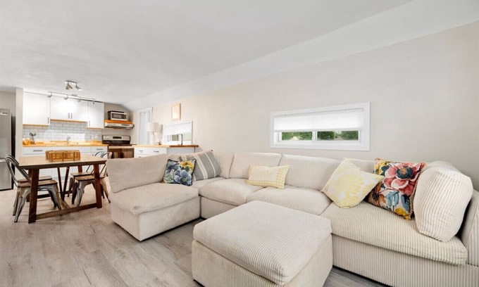 South Bay House | "Whitewater-The Genoa" on Oneida Lake/Sleeps 8!