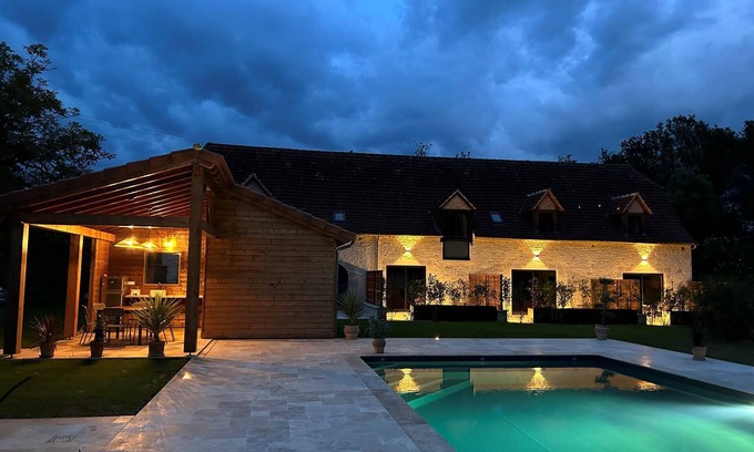 Saint Sozy Apartment | Whole barn sleeps 14