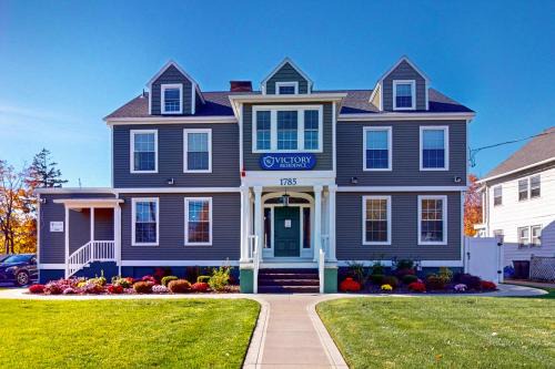 Holyoke House | Whole Home - Victory Residence