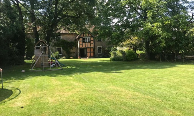 Leominster Bed & Breakfast | Wickton Court