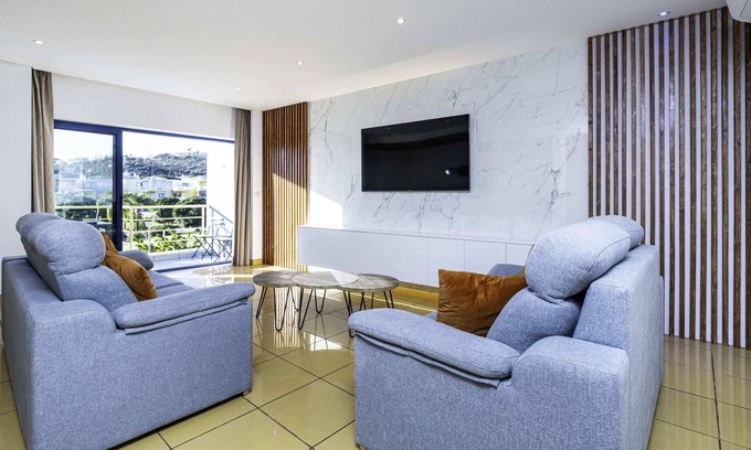 Albufeira Condo | *Wide Penthouse Marina resort club + pool view*
