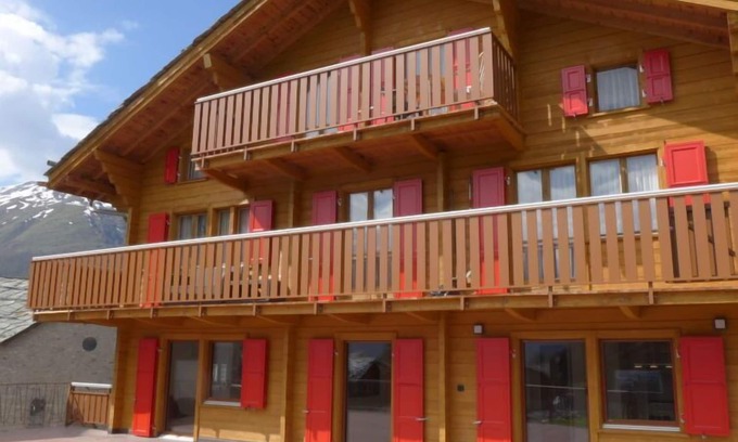 Graechen Apartment | Wiedersehn Dachgeschoss by Interhome