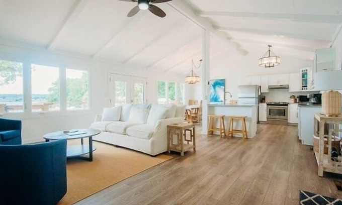 High Point House | Wifi, 2 kayaks. Fabulous point on quiet cove. Views from every room!
