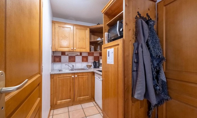 Lanslevillard Apartment | Wifi, 200m from ski slopes, fitness, sauna, parking, tv, ski locker, 36m², Val Cenis