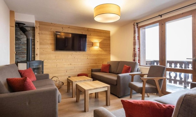 Belle Plagne Apartment | Wifi, 50m from ski slopes, fitness, swimming pool, sauna, balcony, fireplace or stove, tv