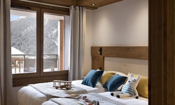 Les Contamines-Montjoie Apartment | Wifi, fitness, swimming pool, sauna, hammam, balcony, parking, tv, ski locker, 65m²