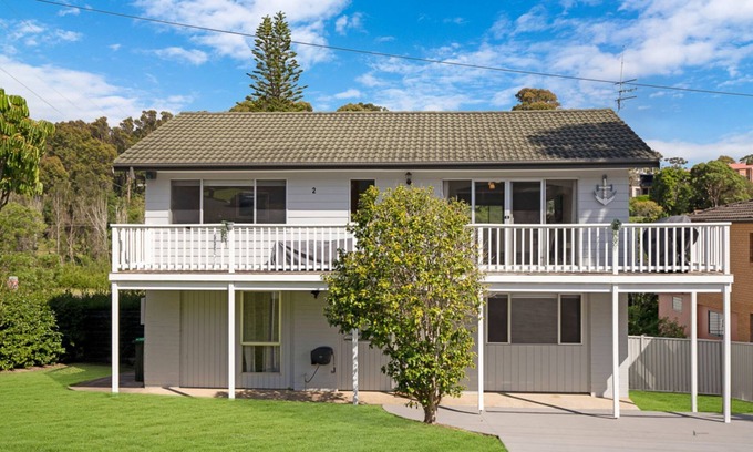 Malua Bay House | WiFi, Pool Table, Pets & Steps to Beach | Sea-Scape