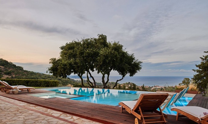 Argassi House | Wild Oak Estate - Holiday Home with Private Pool