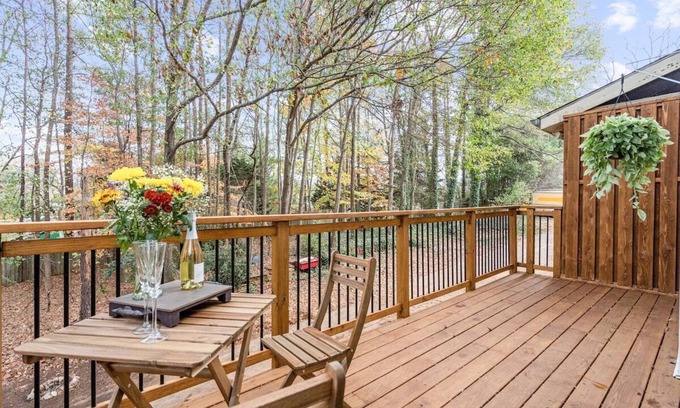 Roswell House | Wild Sunflower Retreat