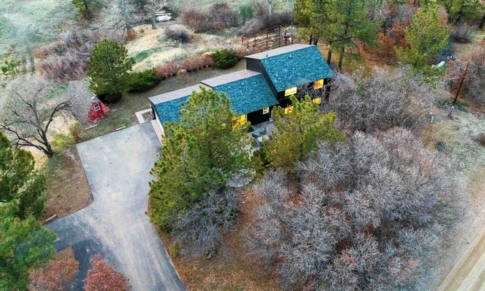 Franktown House | Wilderness Haven in Franktown - Private Getaway. Pet-Friendly!