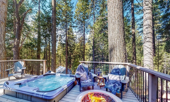 Alta House | Wilderness retreat with hot tub & balcony access