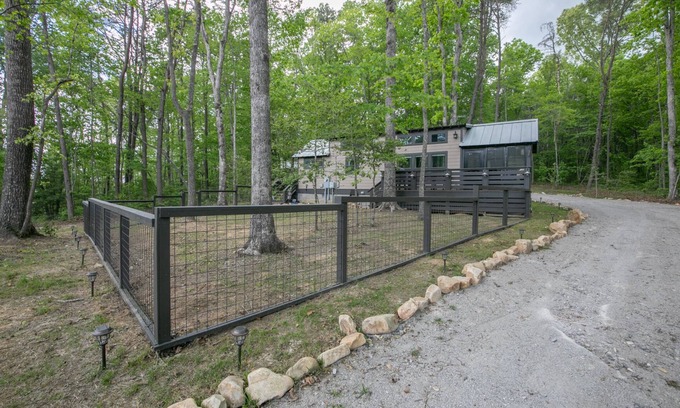 Tracy City Cabin | Wildwood Den at The Retreat at Water's Edge