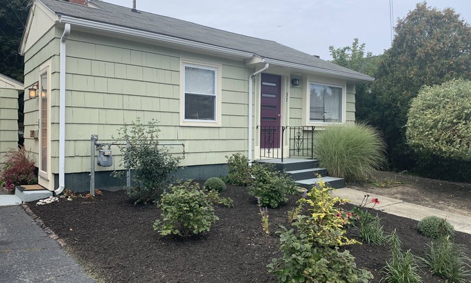 Willard House | Willard Beach Two Bedroom Cottage - October available at discount