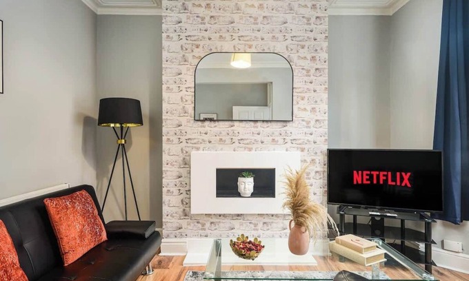 Croham Apartment | Willow House - 2-Bedroom House In Merseyside
