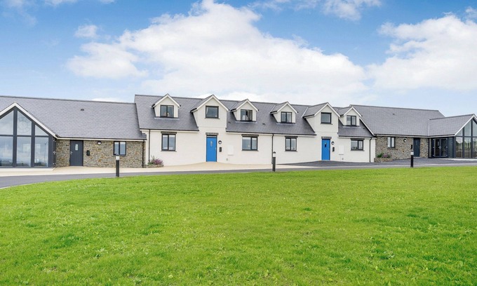Ludchurch Cottage | Willow Tree Cottage - UK35893