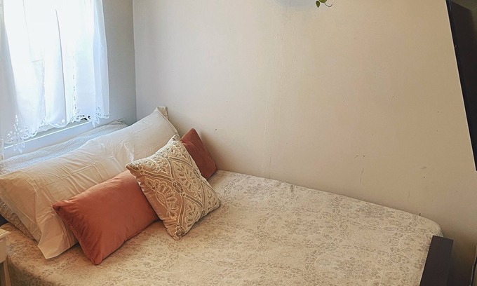 Salem Cottage | Willow Tree Cottage