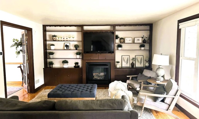 Little Chute House | Wilson Street Home- Corporate Rental