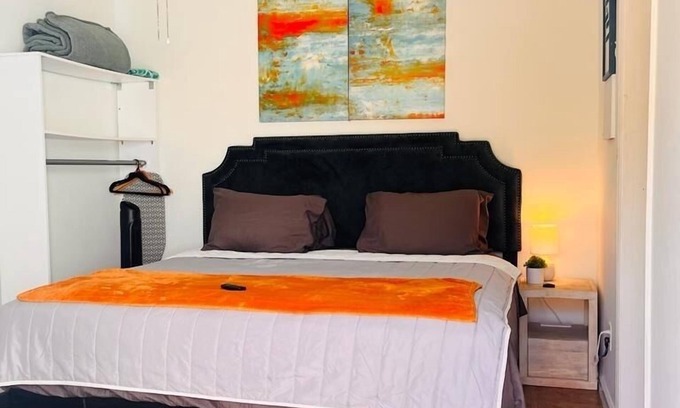 South Middle River Apartment | Wilton Cozy Studio 1Bed1Bath3Guest NearOlasBeach