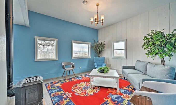Lander Apartment | Wind River Quarters ⁓Saltwater hot tub ⁓Mtn views ⁓5 minutes to Down Town Lander