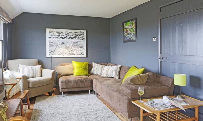 Martlesham Heath House | Windy Ridge - Three Bedroom House, Sleeps 5
