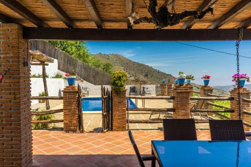 El Borge House | Winehouse with big Pool, BBQ, WiFi, Close to Málaga