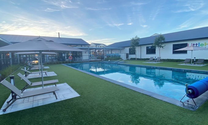 Trawal Apartment | Winelands Flat in Secure Estate w/pool & gym. Pet friendly and weekly cleaning!