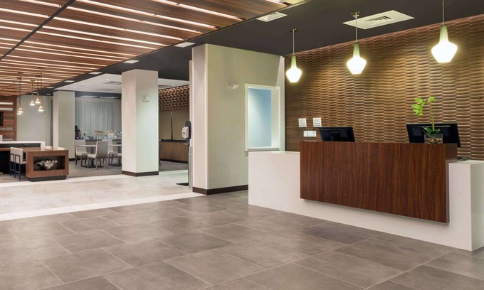 Altoona Hotel | Wingate by Wyndham Altoona Downtown/Medical Center