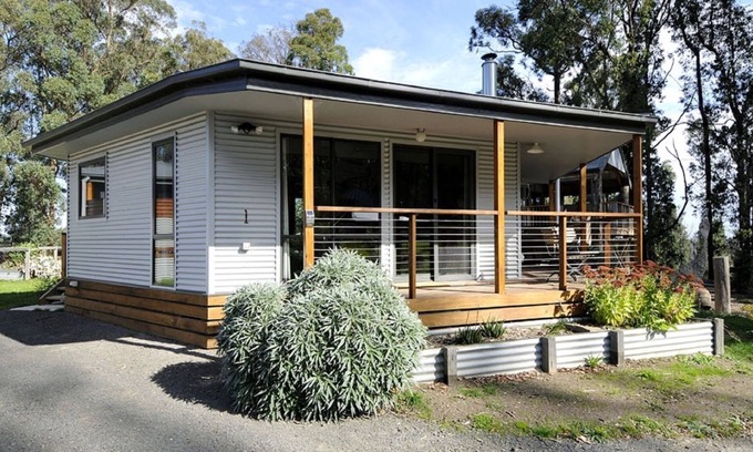Kinglake Cottage | Winter Lights Cottage - Karma Kinglake