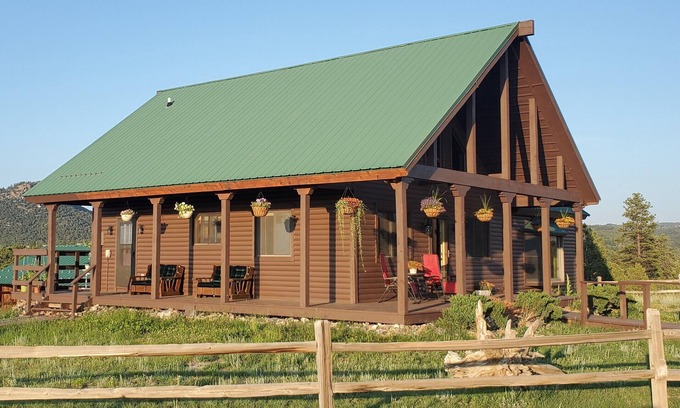 Westcliffe House | WINTER SPECIAL! Mountain View Home on 35 acres, bring your pets and horses